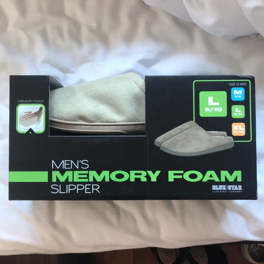 Men’s memory form slippers size Large 9/10